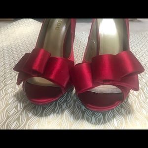❤️💕Red satin shoes💕❤️